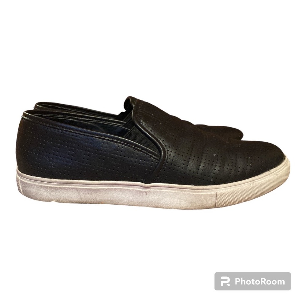 Steve Madden Black Leather Sneaker Slip Ons Women’s Size 8.5